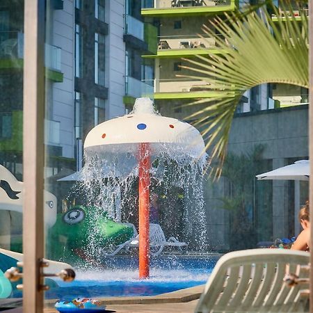 Cristalex Aparthotel & Spa Mamaia Nord นาโวดาริ ภายนอก รูปภาพ