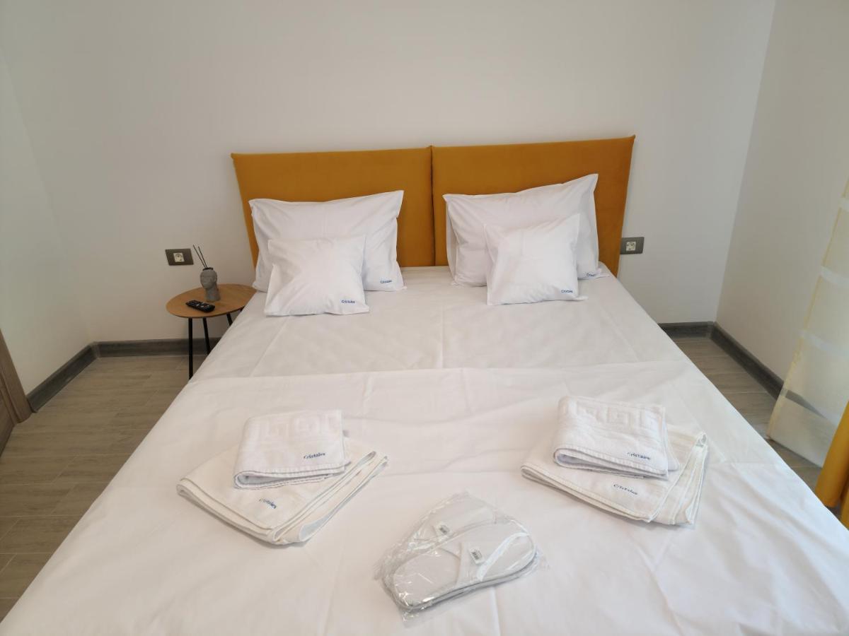 Cristalex Aparthotel & Spa Mamaia Nord นาโวดาริ ภายนอก รูปภาพ