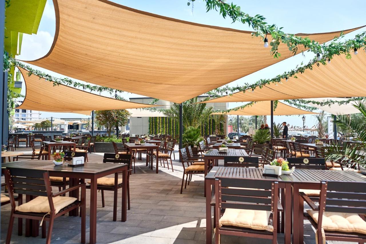 Cristalex Aparthotel & Spa Mamaia Nord นาโวดาริ ภายนอก รูปภาพ