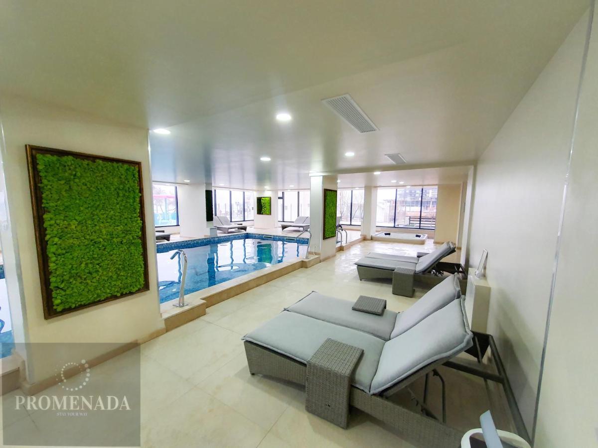 Cristalex Aparthotel & Spa Mamaia Nord นาโวดาริ ภายนอก รูปภาพ