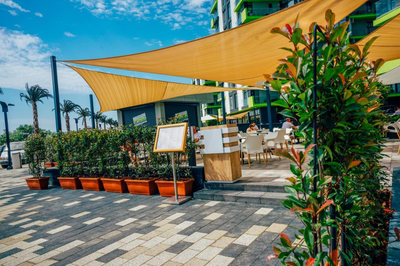 Cristalex Aparthotel & Spa Mamaia Nord นาโวดาริ ภายนอก รูปภาพ