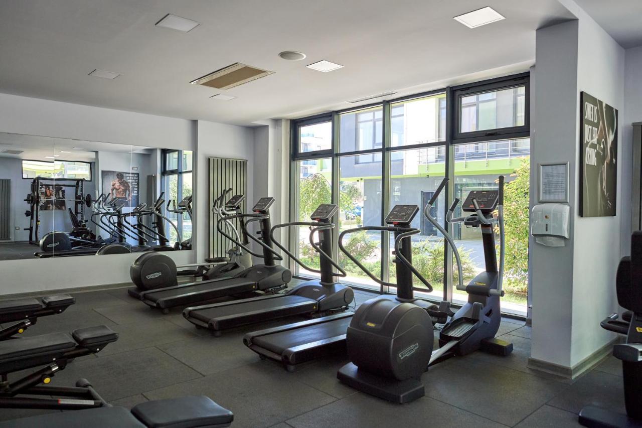Cristalex Aparthotel & Spa Mamaia Nord นาโวดาริ ภายนอก รูปภาพ